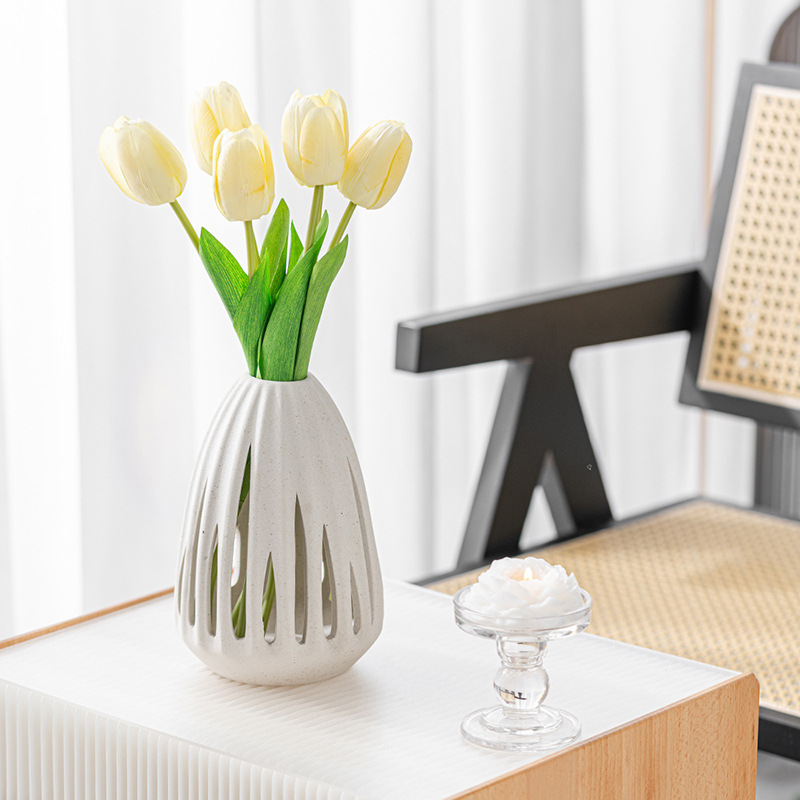 Modern and simple hollow vase light luxury home decoration