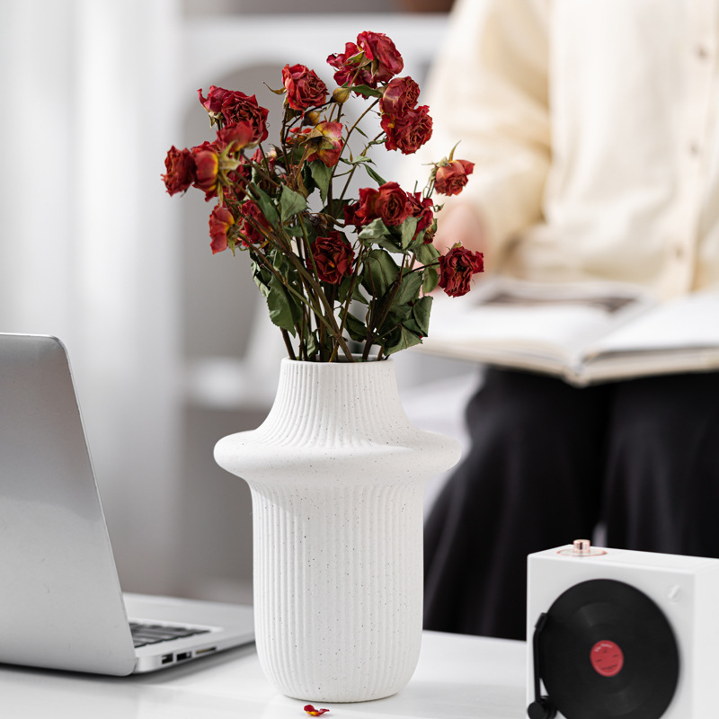 Vertical pattern UFO flower pot Modern simple ceramic vase home decoration