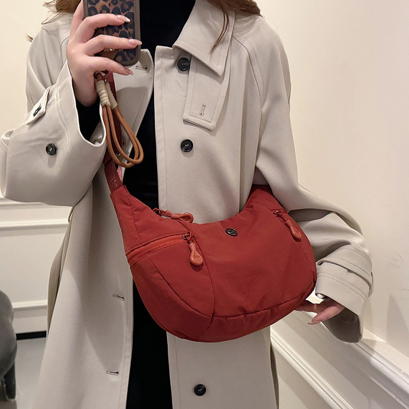 Japanese ultra-light tarp bag for men and women versatile shoulder bag crossbody bag multifunctional nylon lightweight waterproof buffalo croissant bag