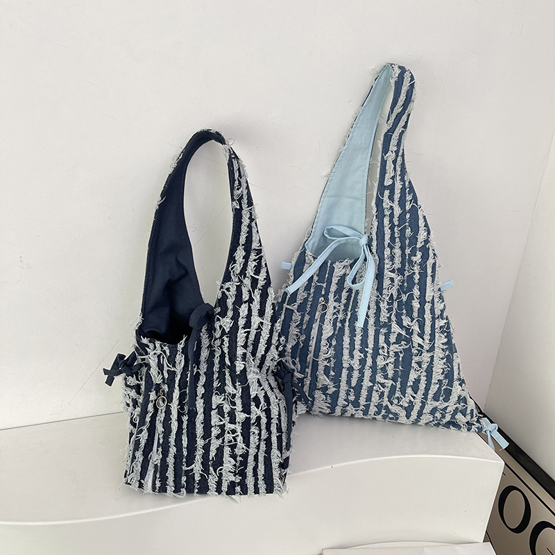 Denim bag women large capacity retro personality fashionable students commuting to work versatile shoulder bag